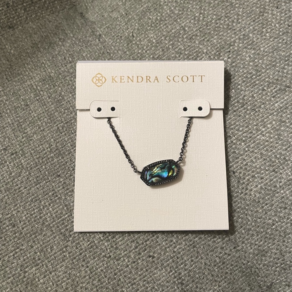 Kendra Scott Elisa Pendant Necklace in Abalone and Gunmetal